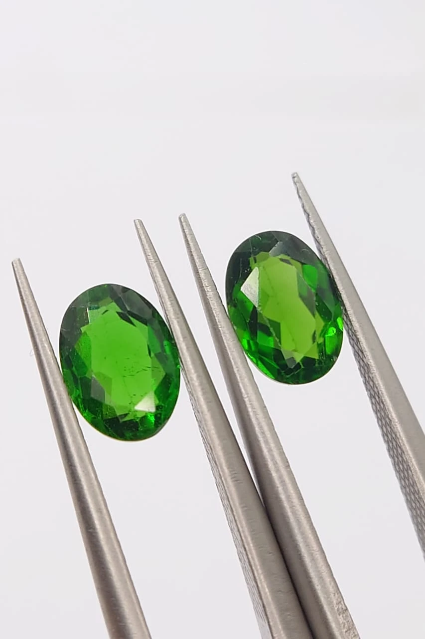 1.8ct Natural Green Chrome Diopside Oval cut Loose Gemstone From Pakistan — view 4